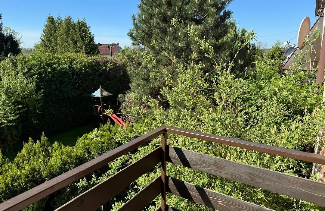 Blue Zone Apartment With Free Parking, Balcony And Garden-1